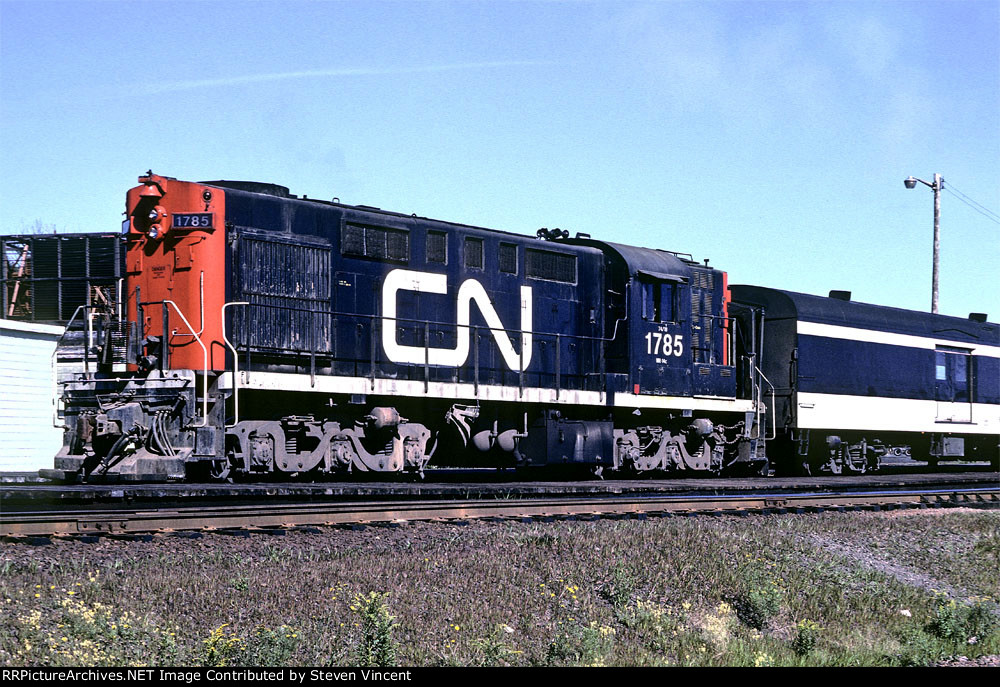 Canadian National #1785, a rebuilt RS18 with A-1-A trucks.